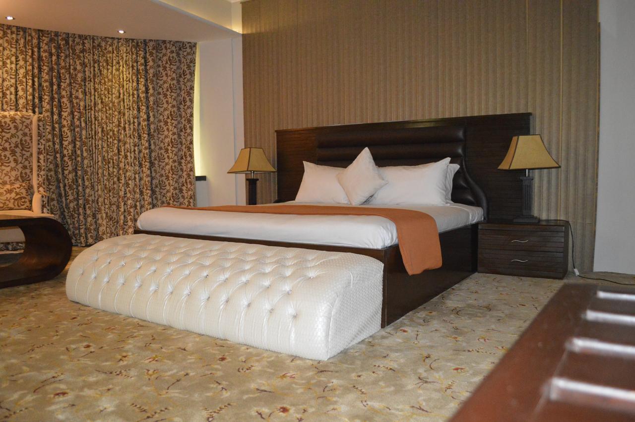 Fort Continental Hotel Péšávar Pokoj fotografie
